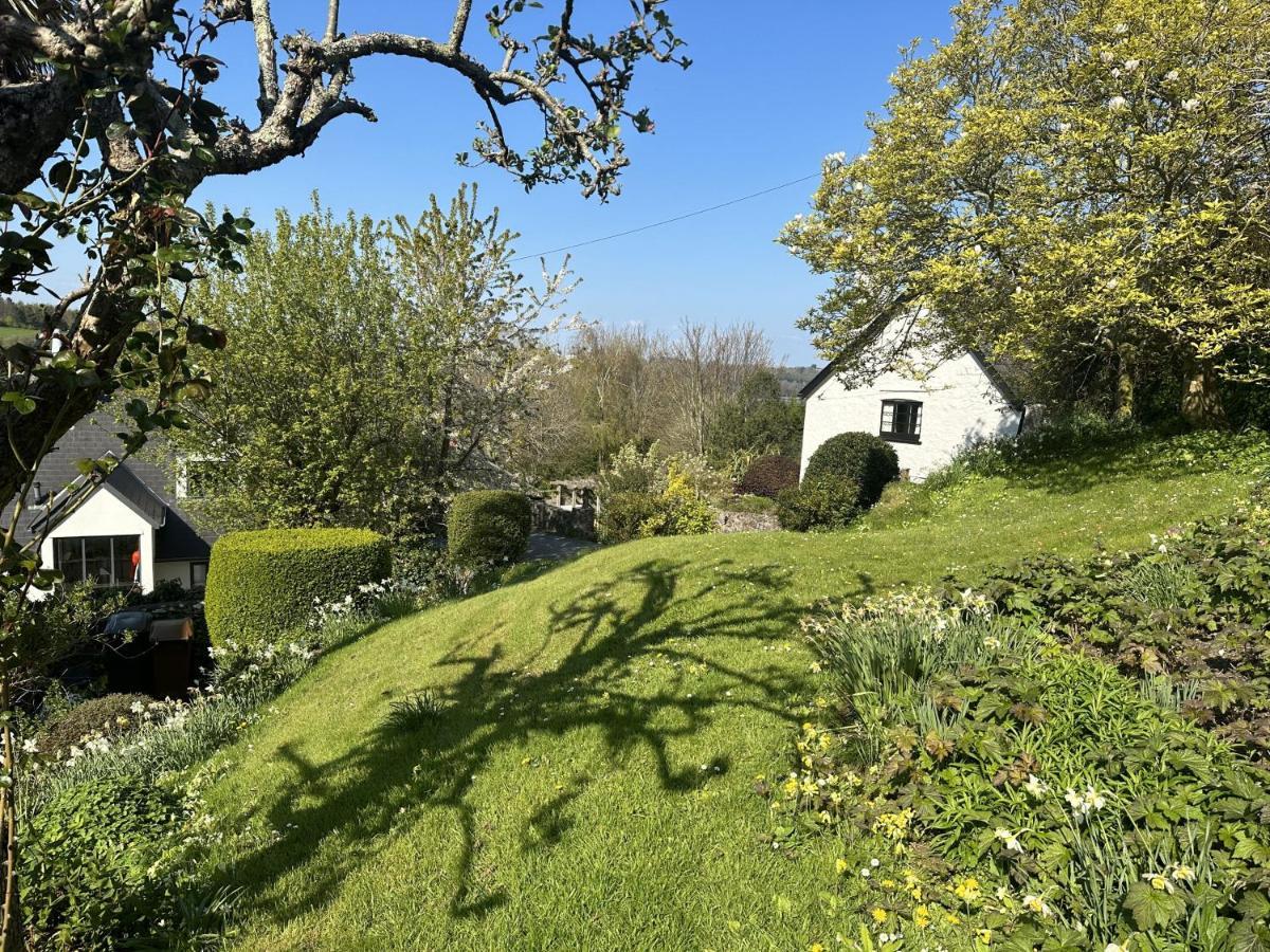 Thornwell Cottage - Heart Of The Village, Amazing Gardens, Glorious Views And Brimming With Character Dittisham Exterior foto